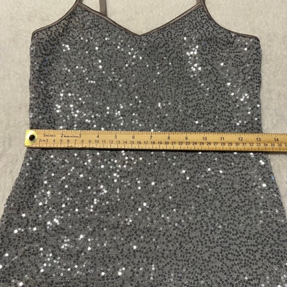 EXPRESS Gray Silver Sequins Spaghetti Strap Metallic Cami Tank Top Glitters SzXS - Picture 10 of 11